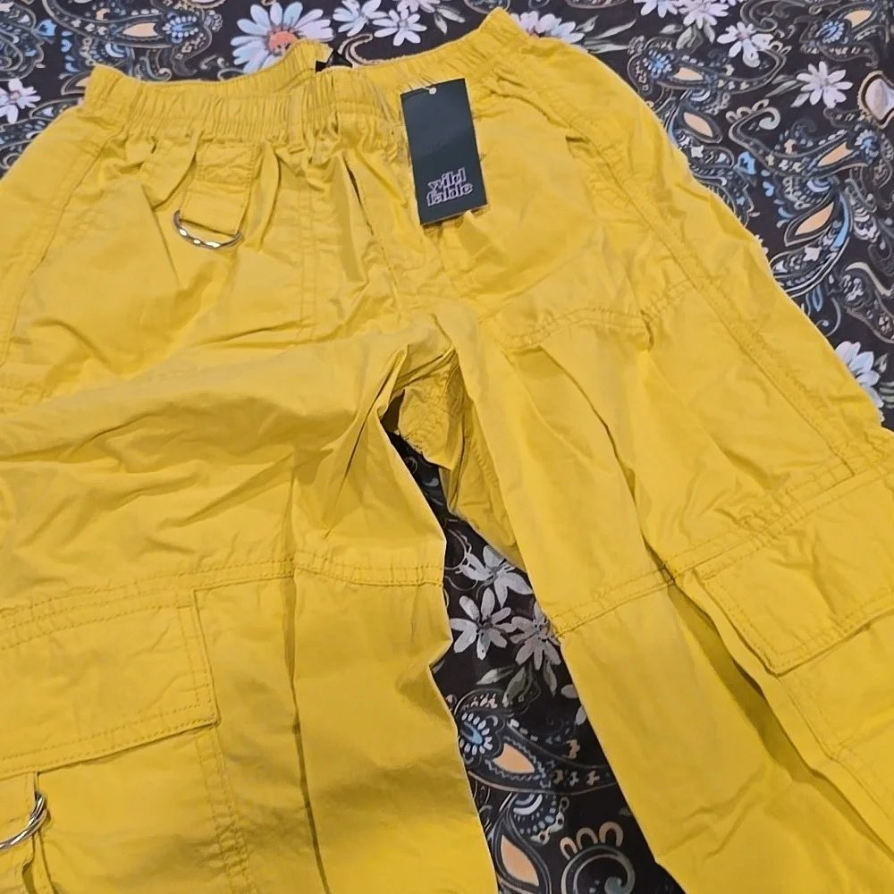 ❤️10/$16 New Yellow Cargo Pants - Picture 3 of 3